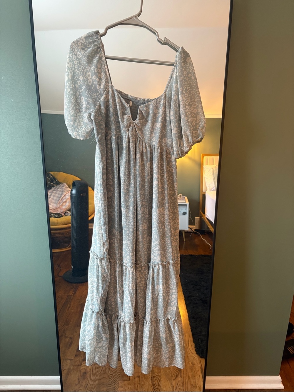 Source Unknown Pale Gray Floral Puff-Sleeve Tiered Maxi Dress
